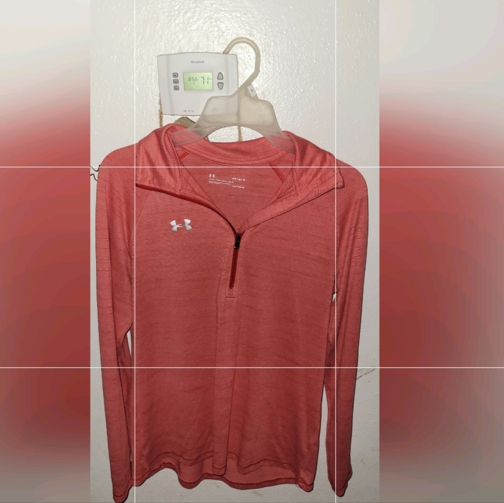 Under armour women's med zip up.